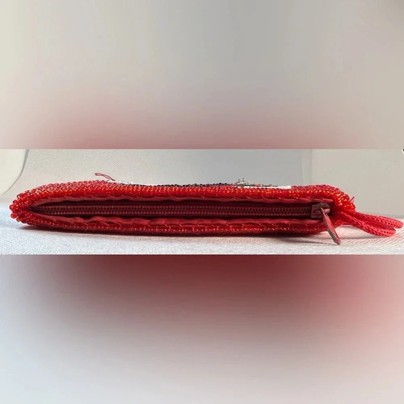 VINTAGE: small, beaded wristlet bag - Picture 12 of 13